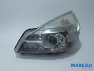Used Headlight, left Renault Espace (JK) 2.0 Turbo 16V Grand Espace Price € 205,00 Margin scheme offered by Maresia Parts