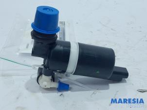 Used Windscreen washer pump Renault Scénic III (JZ) 1.5 dCi 110 Price € 10,00 Margin scheme offered by Maresia Parts
