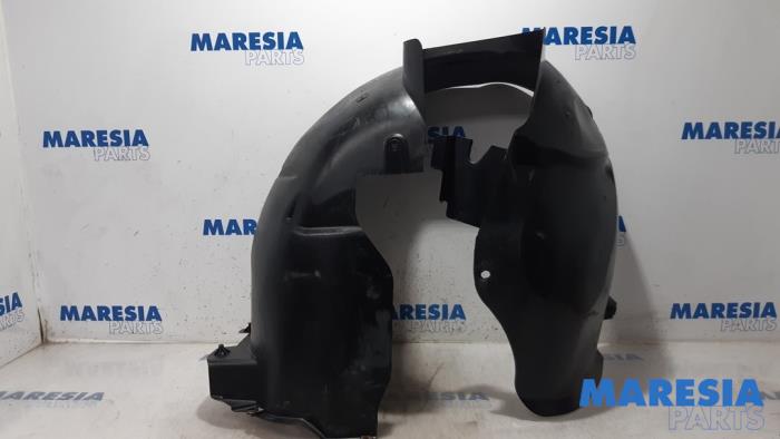 Używane Nadkole Citroen C4 Picasso (UD/UE/UF) 2.0 HDiF 16V 135 Cena € 24,95 Procedura marży oferowane przez Maresia Parts