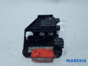 Usados Caja de fusibles Citroen C5 III Tourer (RW) 2.7 HDiF V6 24V Autom. Precio € 75,00 Norma de margen ofrecido por Maresia Parts