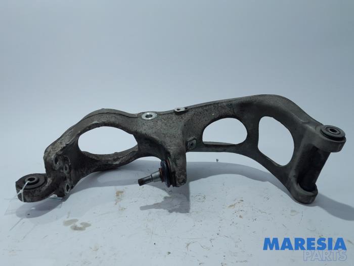 Front wishbone, right from a Citroën C5 III Tourer (RW) 2.7 HDiF V6 24V Autom. 2008