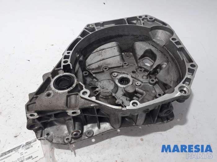 Gearbox casing from a Renault Clio IV Estate/Grandtour (7R) 0.9 Energy TCE 12V 2014