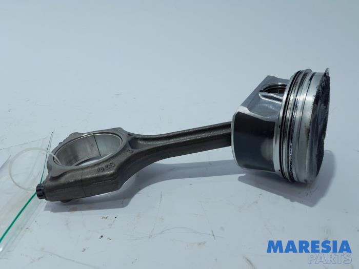 Begagnade Vevstake Peugeot 508 SW (8E/8U) 1.6 THP 16V Pris € 50,00 Marginaltabell erbjuds av Maresia Parts