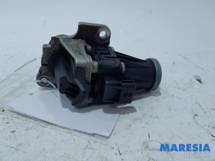Używane Pompa EGR Renault Megane III Grandtour (KZ) 1.5 dCi 110 Cena € 40,00 Procedura marży oferowane przez Maresia Parts