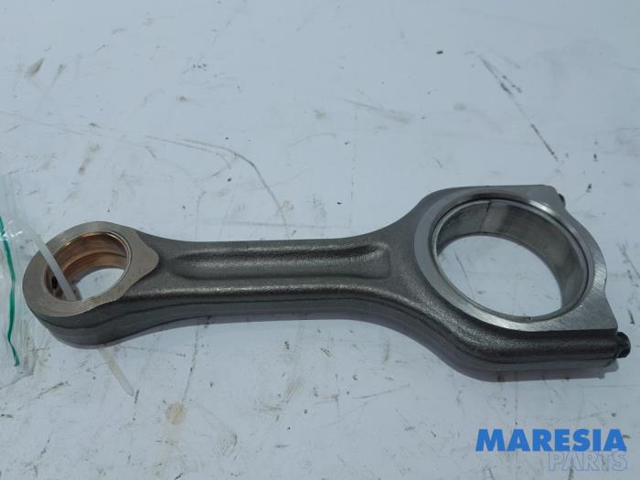 Usagé Bielle Citroen Jumpy (G9) 1.6 HDI Prix € 48,40 Prix TTC proposé par Maresia Parts
