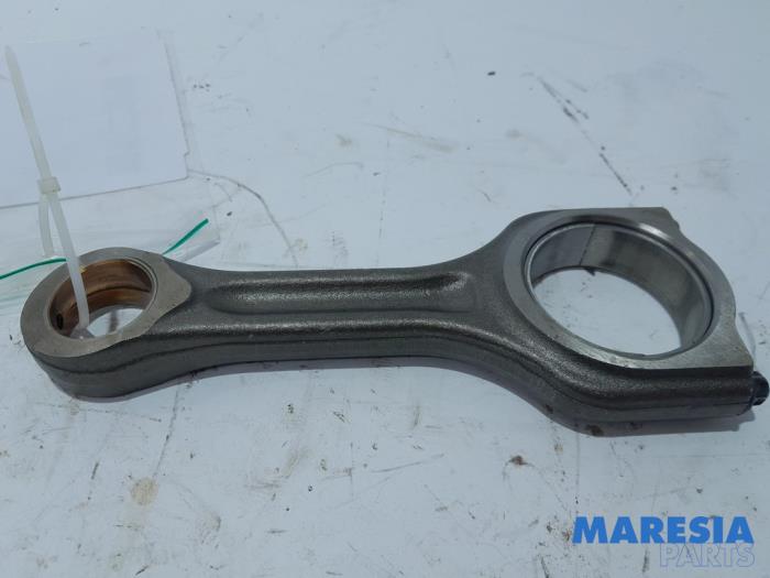 Usagé Bielle Citroen Jumpy (G9) 1.6 HDI Prix € 48,40 Prix TTC proposé par Maresia Parts