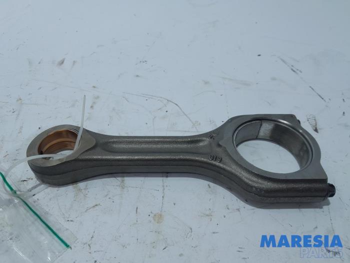 Usagé Bielle Citroen Jumpy (G9) 1.6 HDI Prix € 48,40 Prix TTC proposé par Maresia Parts