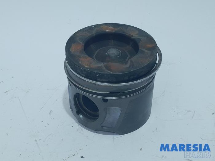 Usagé Piston Citroen Jumpy (G9) 2.0 HDiF 16V 125 Prix € 36,30 Prix TTC proposé par Maresia Parts