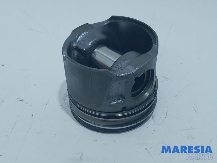 Usagé Piston Citroen Jumpy (G9) 2.0 HDiF 16V 125 Prix € 36,30 Prix TTC proposé par Maresia Parts