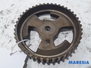 Used Camshaft sprocket Peugeot Partner (GC/GF/GG/GJ/GK) 1.6 HDI 75 Phase 1 Price € 24,20 Inclusive VAT offered by Maresia Parts