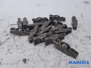Used Rocker arm Peugeot Partner Tepee (7A/B/C/D/E/F/G/J/P/S) 1.6 HDiF 90 16V Phase 1 Price € 60,50 Inclusive VAT offered by Maresia Parts