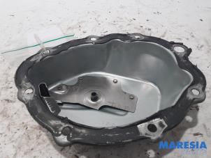 Used Gearbox cover Peugeot Partner (GC/GF/GG/GJ/GK) 1.6 HDI 90 16V Price € 24,20 Inclusive VAT offered by Maresia Parts