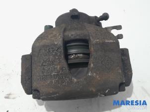 Used Front brake calliper, left Renault Espace (JK) 2.0 Turbo 16V Grand Espace Price € 50,00 Margin scheme offered by Maresia Parts
