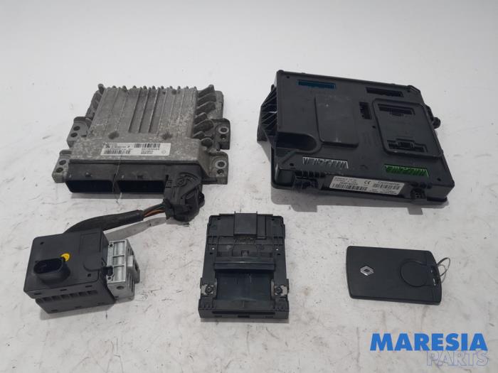 Used Engine management computer Renault Scénic III (JZ) 1.5 dCi 110 Price € 300,00 Margin scheme offered by Maresia Parts