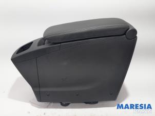 Renault Scenic Armrests stock