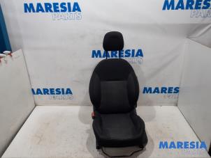 Używane Fotel prawy Peugeot 208 I (CA/CC/CK/CL) 1.6 Blue HDi 100 Cena € 105,00 Procedura marży oferowane przez Maresia Parts