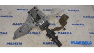 Used Gear-change mechanism Citroen Jumper (U9) 2.2 HDi 120 Euro 4 Price € 108,90 Inclusive VAT offered by Maresia Parts