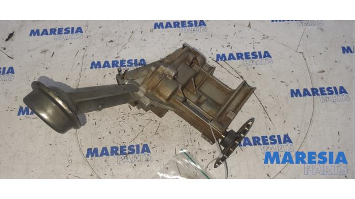 Gebrauchte Ölpumpe Renault Megane II CC (EM) 1.6 16V Preis € 50,00 Margenregelung angeboten von Maresia Parts