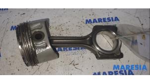 Used Connecting rod Renault Scénic III (JZ) 1.6 16V Price € 35,00 Margin scheme offered by Maresia Parts