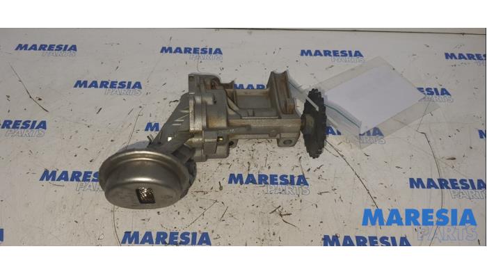 Gebrauchte Ölpumpe Renault Scénic III (JZ) 1.6 16V Preis € 50,00 Margenregelung angeboten von Maresia Parts