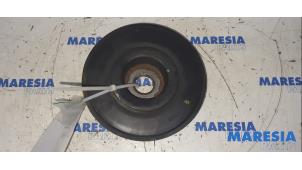 Used Crankshaft pulley Renault Scénic III (JZ) 1.6 16V Price € 20,00 Margin scheme offered by Maresia Parts
