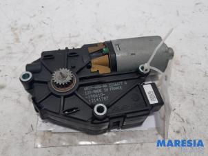 Used Sunroof motor Renault Megane III Grandtour (KZ) 1.4 16V TCe 130 Price € 75,00 Margin scheme offered by Maresia Parts