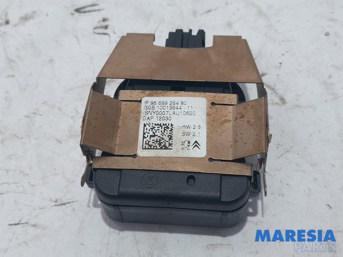 Begagnade Regnsensor Citroen C4 Berline (NC) 1.6 16V VTi Pris € 20,00 Marginaltabell erbjuds av Maresia Parts