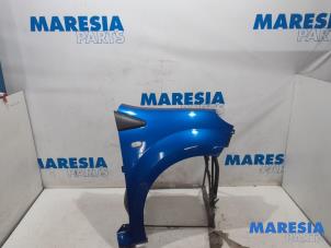 Used Front wing, right Renault Twingo II (CN) 1.2 16V Price € 84,00 Margin scheme offered by Maresia Parts