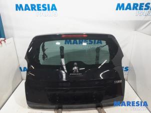 Używane Tylna klapa Peugeot 5008 I (0A/0E) 1.6 THP 16V Cena € 315,00 Procedura marży oferowane przez Maresia Parts