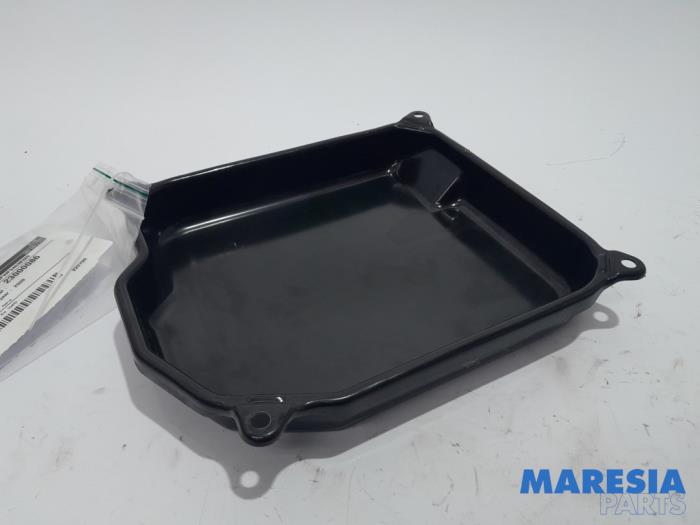 Gearbox cover from a Peugeot 207/207+ (WA/WC/WM) 1.6 16V VTi 2009