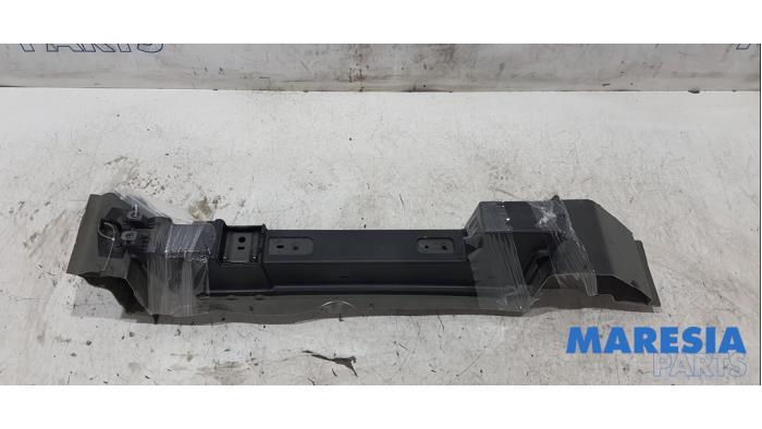Używane Fotel tylny Peugeot 5008 I (0A/0E) 1.6 THP 16V Cena € 100,00 Procedura marży oferowane przez Maresia Parts