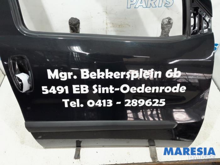Portière 2portes droite d'un Opel Combo 1.3 CDTI 16V ecoFlex 2014