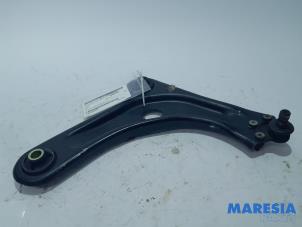 Used Front lower wishbone, right Peugeot 208 I (CA/CC/CK/CL) 1.6 Blue HDi 100 Price € 25,00 Margin scheme offered by Maresia Parts