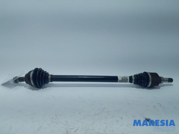 Front drive shaft, right from a Peugeot 208 I (CA/CC/CK/CL) 1.6 Blue HDi 100 2017