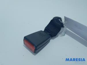 Used Rear seatbelt buckle, right Renault Twingo II (CN) 1.2 16V Price € 10,00 Margin scheme offered by Maresia Parts