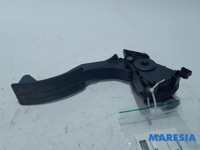 Begagnade Gaspedalsensor Renault Twingo III (AH) 1.0 SCe 70 12V Pris € 40,00 Marginaltabell erbjuds av Maresia Parts