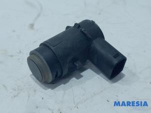 Used PDC Sensor Renault Twingo III (AH) 1.0 SCe 70 12V Price € 20,00 Margin scheme offered by Maresia Parts