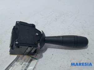 Used Wiper switch Renault Twingo III (AH) 1.0 SCe 70 12V Price € 35,00 Margin scheme offered by Maresia Parts