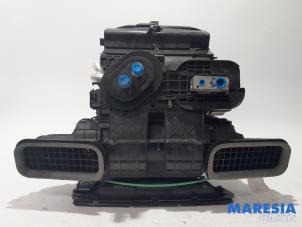 Usados Cuerpo de calefactor Renault Megane III Coupe (DZ) 1.2 16V TCE 115 Precio € 374,00 Norma de margen ofrecido por Maresia Parts