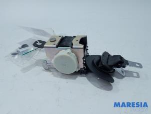 Used Rear seatbelt, centre Peugeot 5008 I (0A/0E) 1.6 THP 16V Price € 25,00 Margin scheme offered by Maresia Parts