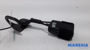 Used Rear seatbelt buckle, right Peugeot 5008 I (0A/0E) 1.6 THP 16V Price € 40,00 Margin scheme offered by Maresia Parts