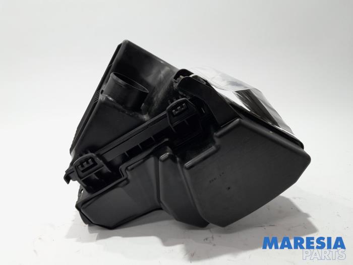Begagnade Luftfilterhus Renault Twingo III (AH) 1.0 SCe 70 12V Pris € 29,95 Marginaltabell erbjuds av Maresia Parts