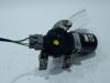 Front wiper motor from a Renault Twingo III (AH) 1.0 SCe 70 12V 2014
