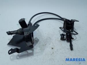 Used Spare wheel lift mechanism Opel Combo 1.3 CDTI 16V ecoFlex Price € 102,85 Inclusive VAT offered by Maresia Parts