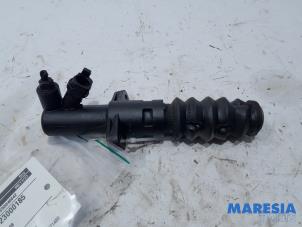 Used Clutch master cylinder Peugeot 308 (4A/C) 1.6 16V THP 150 Price € 19,50 Margin scheme offered by Maresia Parts