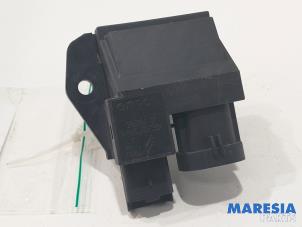 Used Cooling fan resistor Peugeot 207 CC (WB) 1.6 16V Price € 20,00 Margin scheme offered by Maresia Parts