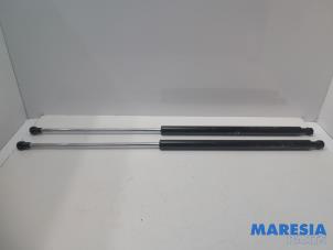 Used Set of tailgate gas struts Peugeot 207 CC (WB) 1.6 16V Price € 40,00 Margin scheme offered by Maresia Parts