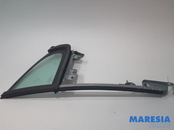Usados Ventanilla triangular izquierda delante Peugeot 207 CC (WB) 1.6 16V Precio € 35,00 Norma de margen ofrecido por Maresia Parts