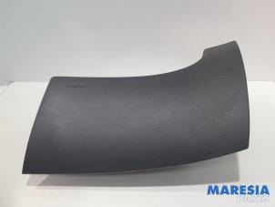 Używane Poduszka powietrzna kolanowa lewa Peugeot 207 CC (WB) 1.6 16V Cena € 99,00 Procedura marży oferowane przez Maresia Parts