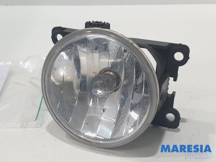 Fog light, front right from a Peugeot 207 CC (WB) 1.6 16V 2010